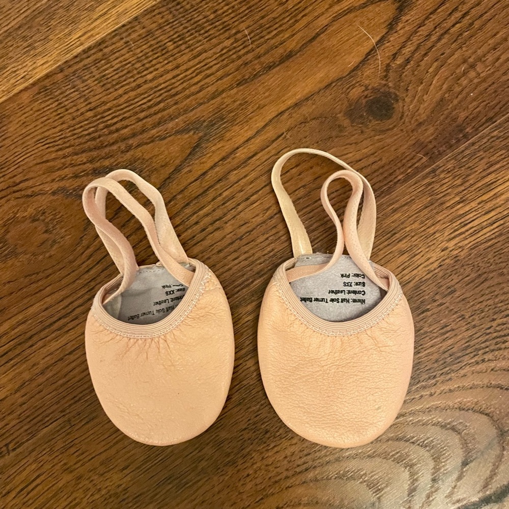 Leather turn shoes for dance, Pom, acro